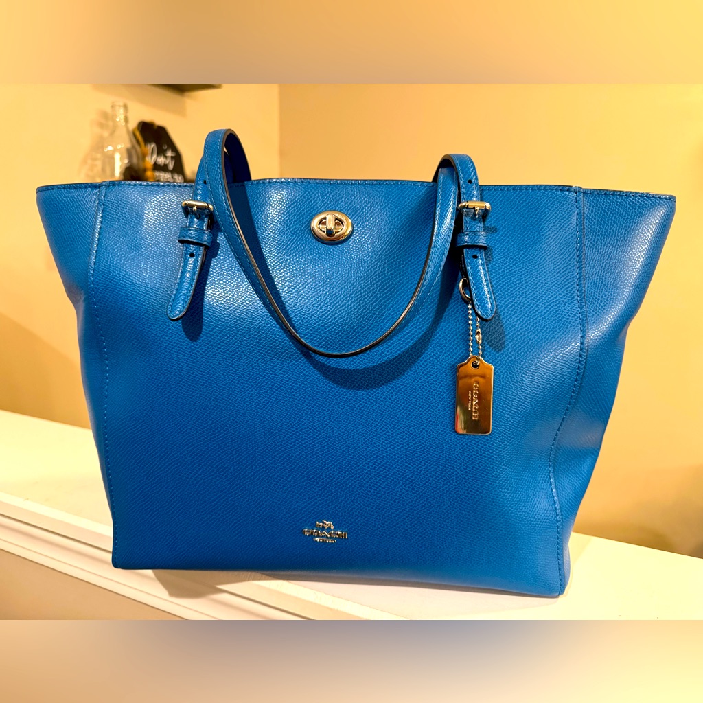 Auth Coach Turnlock Tote Peacock Royal Blue Euc